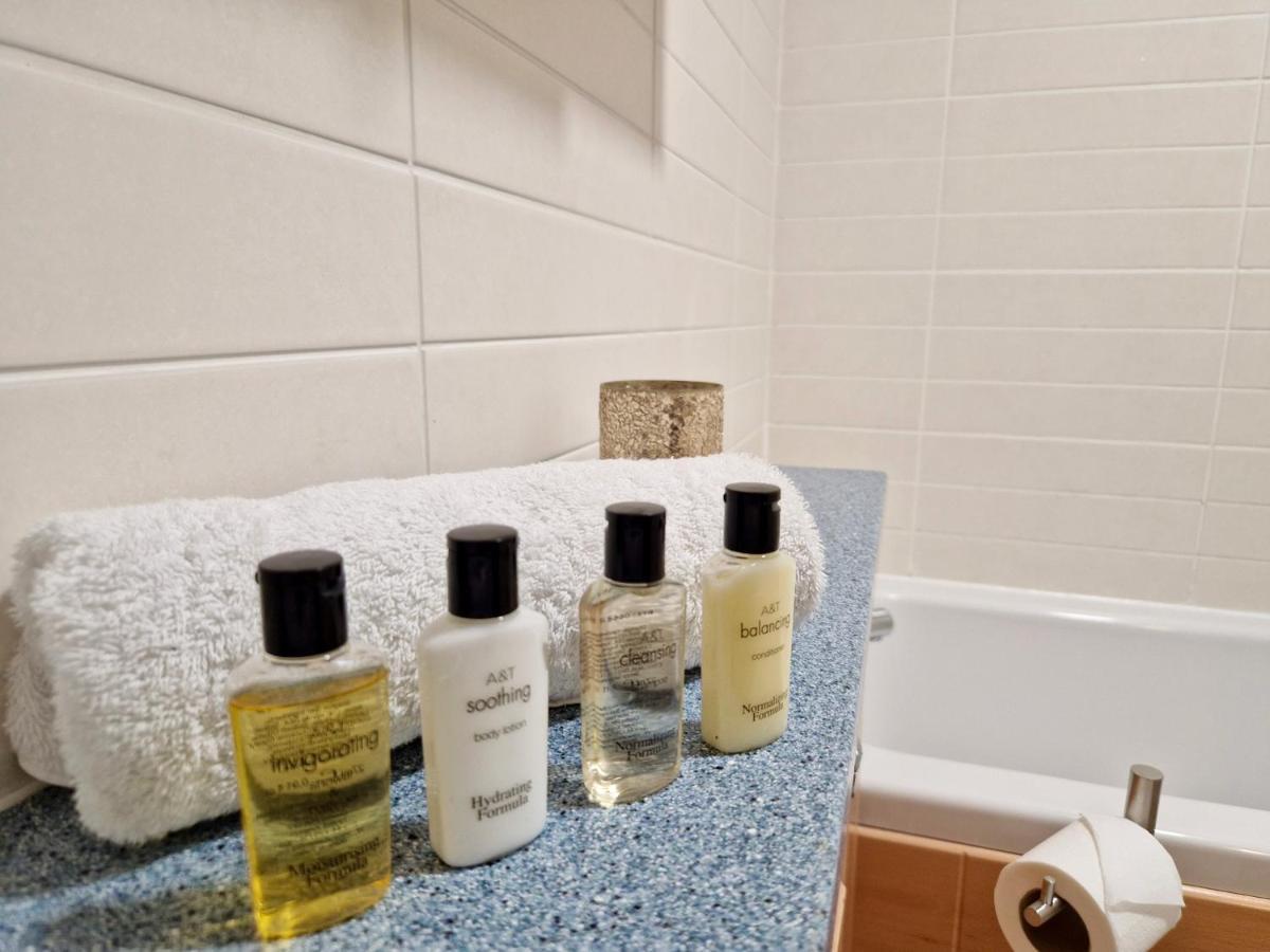 קובנטרי Stylish Luxury Serviced Apartment Next To City Centre With Free Parking - Contractors & Relocators מראה חיצוני תמונה